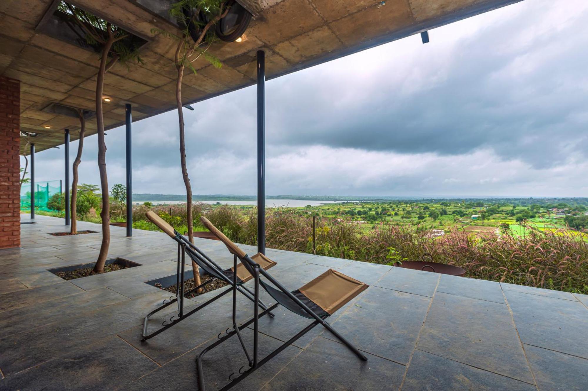 Saffronstays Zen, Igatpuri - Lake-View Villa With Indoor And Outdoor Games Buitenkant foto